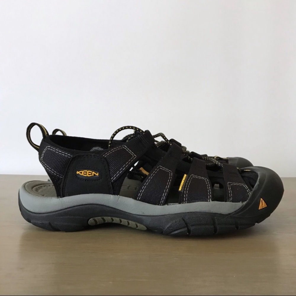 Men’s Keen H2 Newport Waterproof Shoes like new